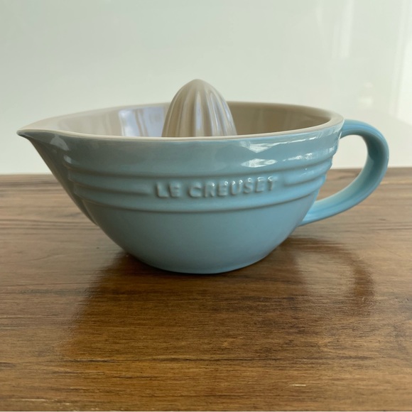 Le Creuset Kitchen Le Creuset Stoneware Blue Citrus Juicer Poshmark